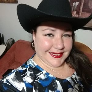 Meet your Posher, Kenia